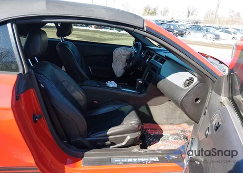 2011 Ford Mustang V6 Premium z USA, uszkodzony, nr VIN 1ZVBP8EM1B5144092